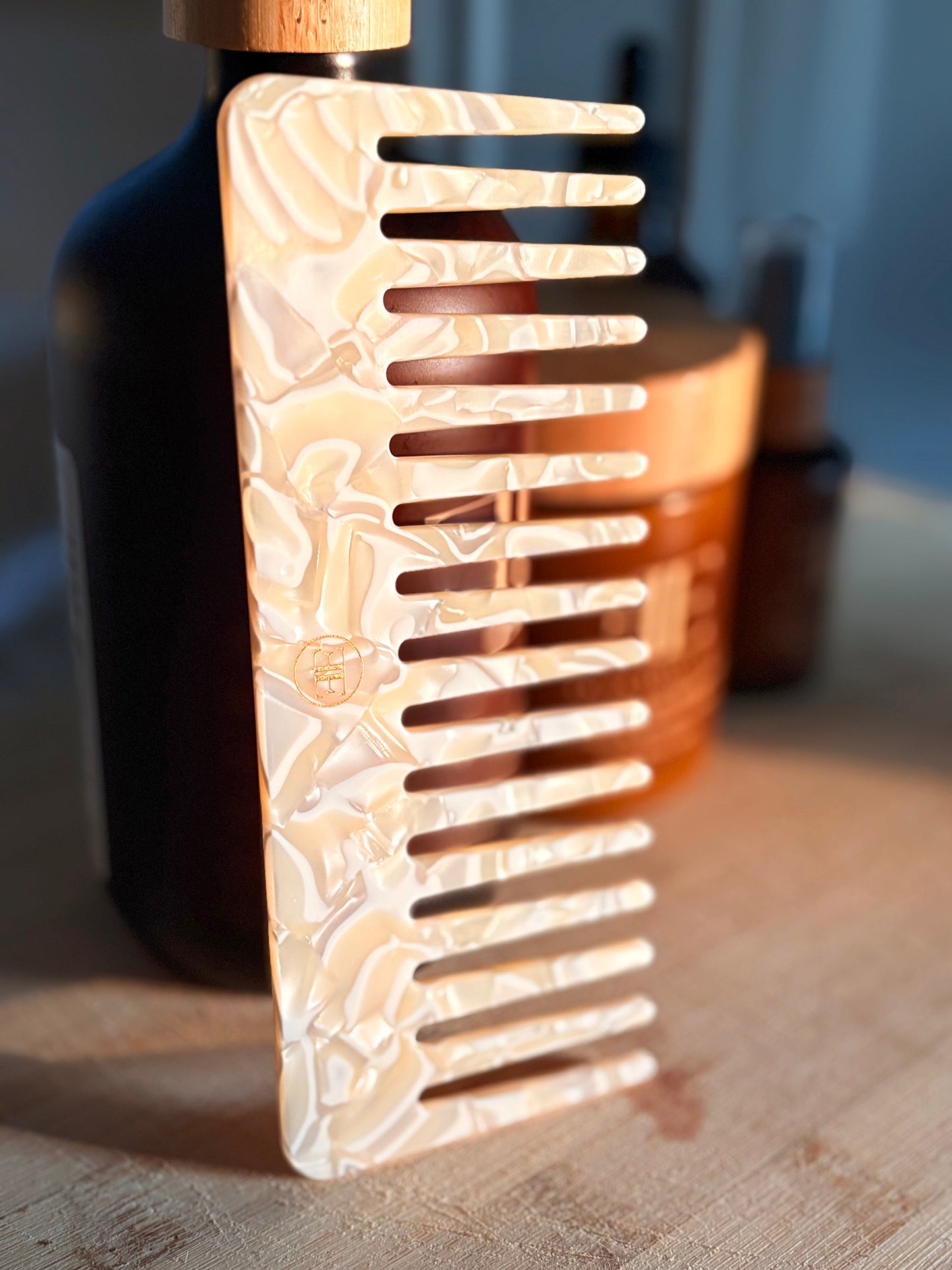 Pearl Wide Tooth  Comb